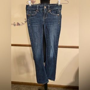 🐝NEW LISTING American eagle blue jeans